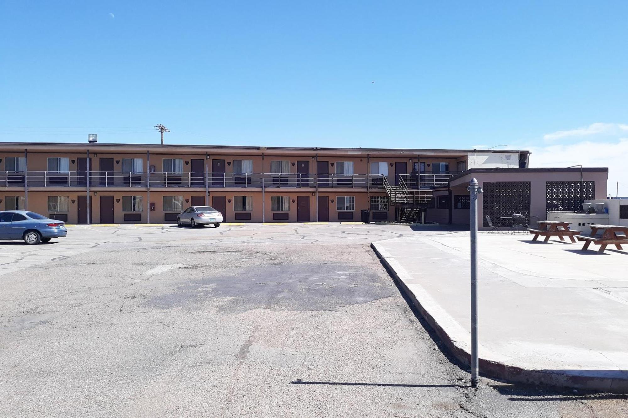 Oyo Hotel Kings At Clovis Exterior foto